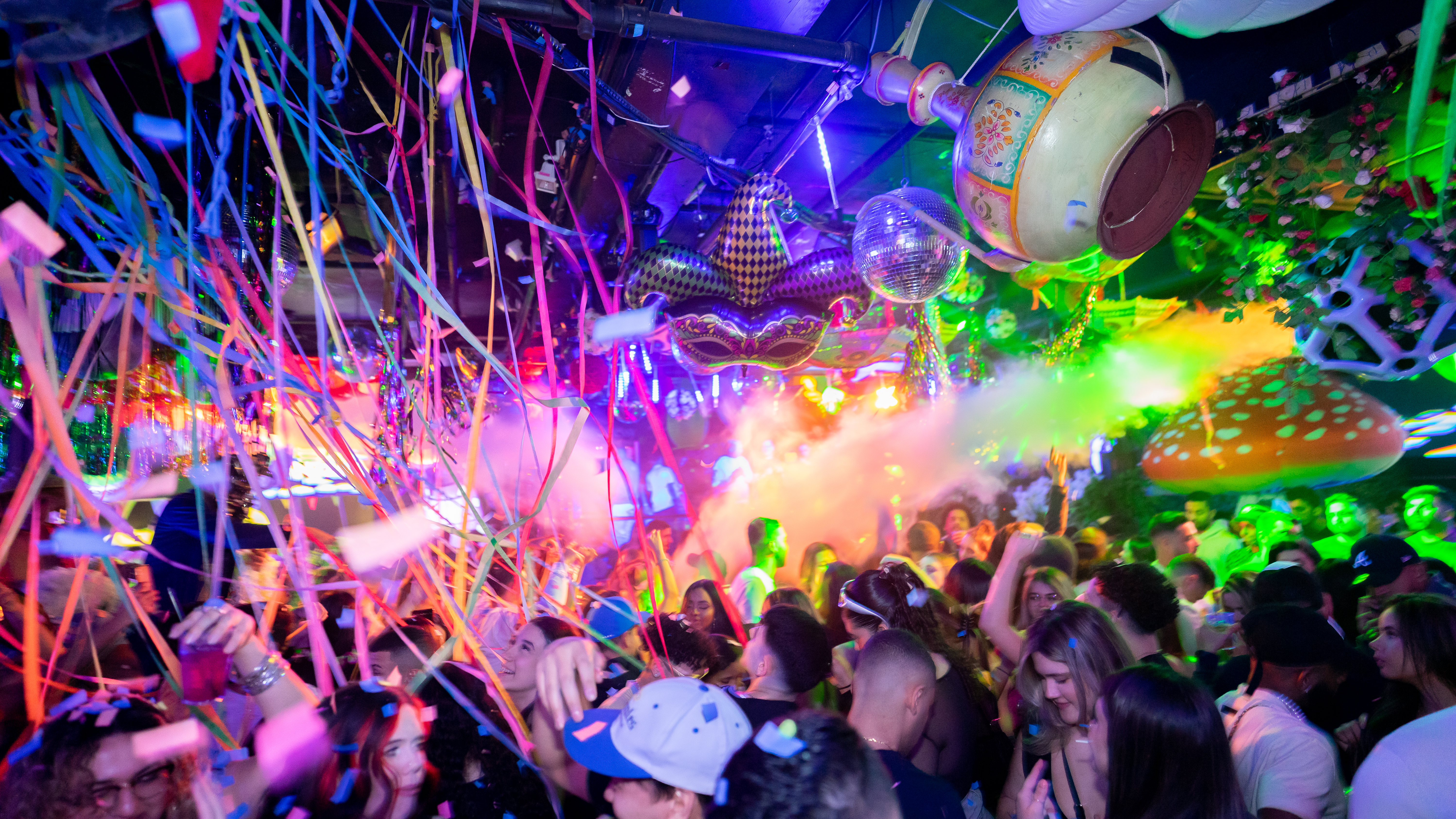 Candibar brings the feeling of an amazing Party with Favela Encantada