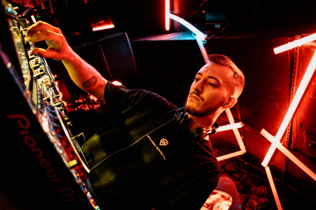 Pioneering Protocol: Life and Journey of Techno DJ&nbsp;DESEDEND